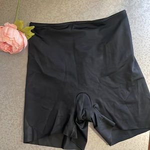 Spanx Slimplicity Girl Short, Black, Medium